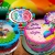 [Image: ¡Paga $26 en Lugar de $52.50 por Pastel Redondo de 40 Porciones con Relleno Premium + Decoración con Fotografía o Imagen Impresa en Papel de Arroz!m]