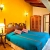 [Image: ¡Paga Q499 en lugar de Q975 por Estadía Romántica en Habitación con Cama Queen o King + 2 Desayunos Típicos o Americanos + 2 Copas de Vino + Bombones de Chocolate + Impuestos Incluidos!m]
