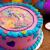 [Image: ¡Paga $25 en Lugar de $44.95 por Pastel Redondo de 40 Porciones con Relleno Premium + Decoración con Fotografía o Imagen Impresa en Papel de Arroz! ¡Nuevos Sabores de Relleno!m]