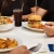 [Imagen:¡Paga $10 y Consume $20 en Todo el Menú 100% Americano de States Diner!]