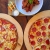 [Imagen:¡Paga Q240 en Lugar de Q399 por 2 Pizzas a Elección Entre Hawaiana, Peperoni, Vegetariana o Margarita + Porción de Pechuguitas Empanizadas + Pichel de Gaseosa o Bebida Natural + 4 Helados de Vainilla con Syrup de Chocolate!]