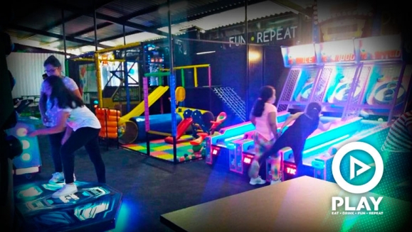 [Image: ¡Paga Q99 en lugar de Q300 por 2 Horas de Diversión ILIMITADA para 2 en Todas las Atracciones: Láser, Arcadas, Videojuegos, Saltarinas y Cama Elástica + Poporopos + 2 Bebidas en Lata!m]