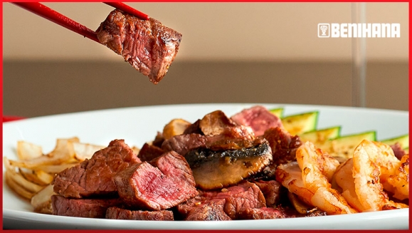 [Image: ¡Paga $49.95 en Lugar de $100.59 por Menú Teppanyaki para 6 Personas con: 1 Teriyaki Steak, 1 Julianne Steak, 1 Benihana Steak, 1 Hibachi Chicken, 1 Spicy Chicken, 1 Lemon Chicken + 6 Órdenes de Arroz Frito + 6 Sopas + 6 Ensaladas + 6 Sodas!m]
