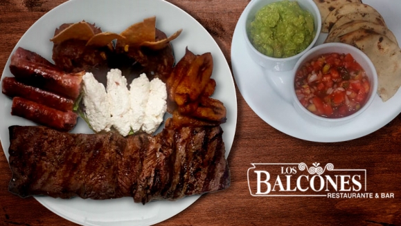 [Image: ¡Paga $37 en Lugar de $75 por Parrillada para 4 que Incluye: Churrasco, Chorizos, Casamiento, Aguacate, Queso, Plátanos y Tortillas + 4 Bebidas a Elección + Uso de Canchas y Piscina!m]