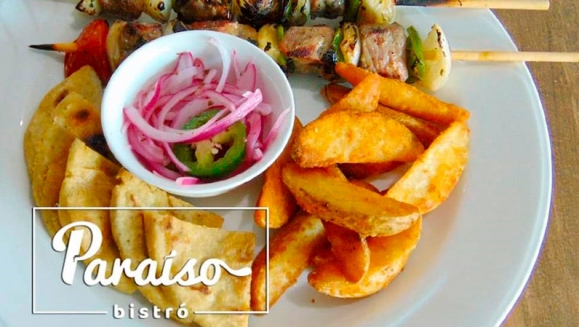 [Image: ¡Paga $10.50 en Lugar de $20.98 por 2 Platos a Elección entre: Pinchos de Res, Costilla, Parrillada Criolla o Chicharroniada + 2 Refrescos Naturales con Refill!m]