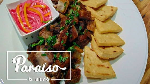 [Image: ¡Paga $10.50 en Lugar de $20.98 por 2 Platos a Elección entre: Pinchos de Res, Costilla, Parrillada Criolla o Chicharroniada + 2 Refrescos Naturales con Refill!m]