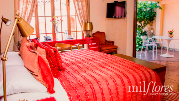 [Image: ¡Paga Q1,293 en lugar de Q3,789 por Estadía Romántica 5 Estrellas en Suite Temática de Lujo en La Antigua + Uso de Piscina y Jacuzzi + Impuestos Incluidos y Parqueo!m]