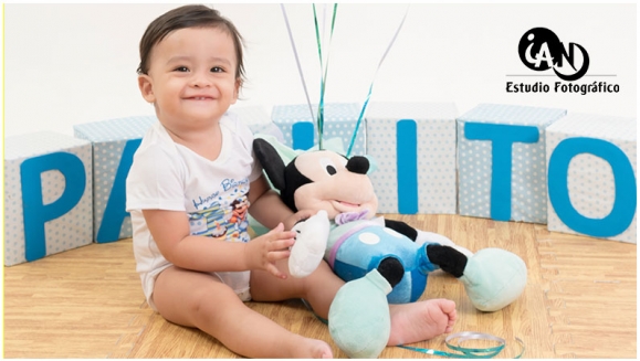 [Image: ¡Paga $20 en Lugar de $50 por Sesión Fotográfica Profesional de 45 Minutos en Estudio hasta para 5 Personas + 25 Fotografías Editadas en Formato Digital!m]