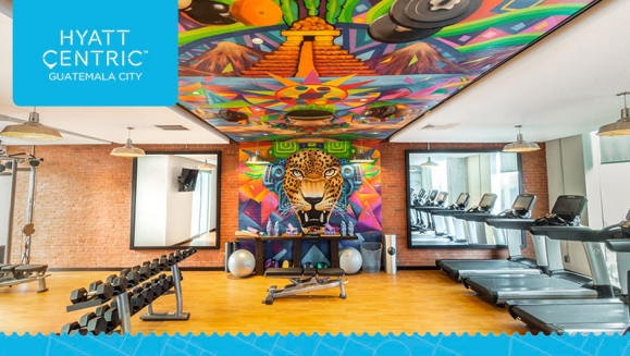 [Image: ¡Paga $122 en Lugar de $276 por Estadía de Lujo para 2 Personas en Habitación King Estándar + 2 Desayunos Buffet + Uso de Piscina y Gimnasio!m]
