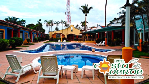 [Image: ¡Paga Q139 en lugar de Q326 por Day Pass para 2 Personas + Snacks a Elección entre: 2 Hot Dogs con Papas Fritas o 1 Porción de Nachos para Compartir + 2 Bebidas Naturales o 2 Gaseosas!m]