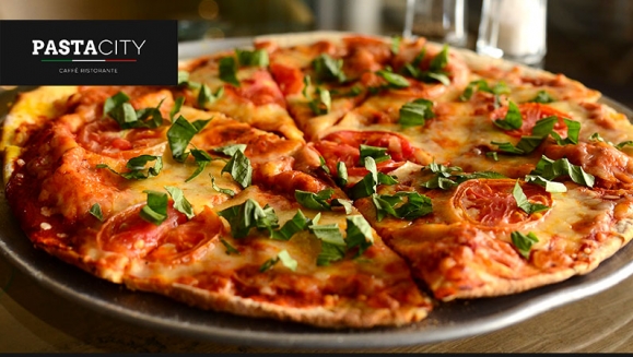 [Image: ¡Paga $15 en Lugar de $30.30 por 2 Pizzas Personales a Elección entre Hawaiana, Diávola, Margarita, Vegetariana, o Funghi + 1 Orden de Pan de Ajo con Queso Gratinado + 1 Tabla de Patatas con Salsa Barbacoa, Arrabiata y Mostaza Miel + 2 Bebidas!m]