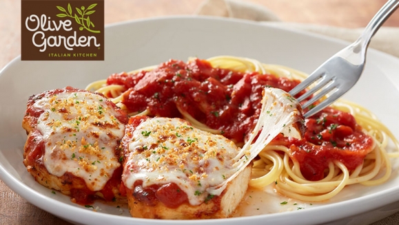[Image: ¡Paga $ 28.95 en Lugar de $59.76 por 4 Platos a Elección entre: Chicken Parmigiana, Five Cheese Ziti al Forno, Eggplant Parmigiana, Chicken Broccoli Alfredo + Bowl de Ensalada + Orden de Breadsticks + 4 Bebidas!m]