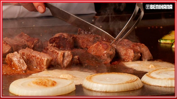 [Image: ¡Paga $31.95 en Lugar de $67.72 por Menú Teppanyaki para 4 Personas con: 1 Teriyaki Steak, 1 Hibachi Chicken, 1 Chicken Yakisoba, 1 Beef Julienne + 4 Órdenes de Arroz Frito + 4 Sopas + 4 Ensaladas + 4 Limonadas de Sabores o 4 Sodas!m]