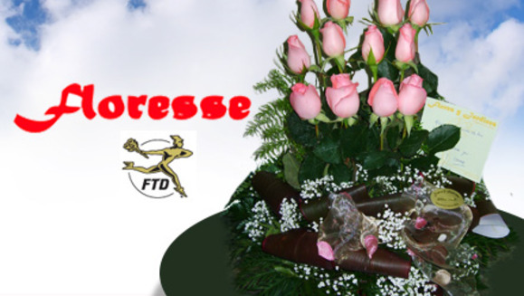 [Image: ¡Paga $19 en lugar de $40 por un arreglo combinado en rosas y yerberas u orquídea decorada ambas con detalle de San Valentín en Floresse Flores y Jardines!m]