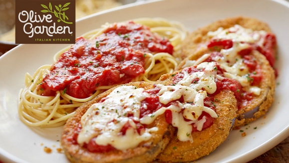 [Image: ¡Paga $ 28.95 en Lugar de $59.76 por 4 Platos a Elección entre: Chicken Parmigiana, Five Cheese Ziti al Forno, Eggplant Parmigiana, Chicken Broccoli Alfredo + Bowl de Ensalada + Orden de Breadsticks + 4 Sodas!m]