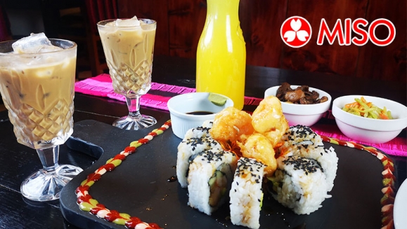 [Imagen:¡Paga Q169 en lugar de Q356 por Menú “Sea Food Lover” para 2 con: 2 Sopas de Mariscos (Camarones, Pulpo, Calamar y Almejas) + 1 Tempura Roll Sushi + 1 Japchae de Camarón (Fideos de Camote) + 2 Cervezas o 2 Bebidas Naturales + 2 Lattes Coreanos!]