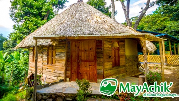 [Image: ¡Paga Q429 en lugar de Q860 por Estadía de 2 Noches y 3 Días para 2 Personas en Bungalow Privado + 2 Cenas a La Carta + 2 Masajes Relajantes + Uso de Sauna!m]