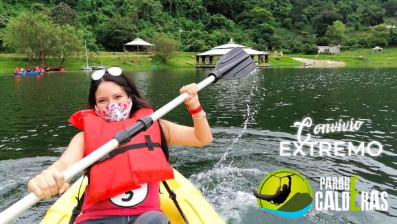 [Imagen:¡Paga Q225 en vez de Q495 y Disfruta con tus Amigos y Familia de un Día de Aventura con: Canopy ILIMITADO, Balsas con Remo, Kayac, Paddle Board, Columpio Gigante y Caminata en el Bosque + Restaurante Flotante + Sonido + Uso de Mobilario y Más!]