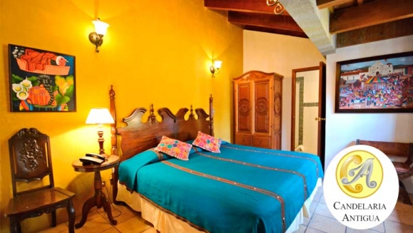 [Image: ¡Paga Q499 en lugar de Q975 por Estadía Romántica en Habitación con Cama Queen o King + 2 Desayunos Típicos o Americanos + 2 Copas de Vino + Bombones de Chocolate + Impuestos Incluidos!m]