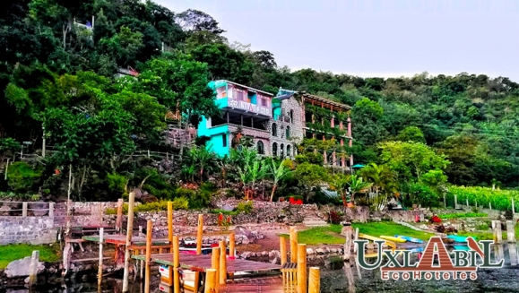 [Image: ¡Paga Q499 en lugar de Q878 por Preventa Exclusiva de Estadía de 3 Días y 2 Noches para 2 Adultos en el Lago de Atitlán: Habitación Doble + 4 Desayunos + Uso Ilimitado de Kayaks + Impuestos Incluidos!m]