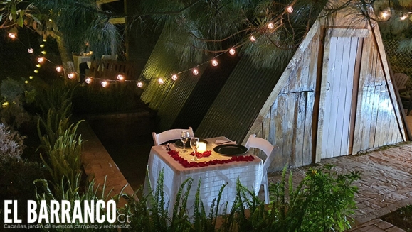 [Image: ¡Celebra el amor como se debe! ¡Paga Q199 en Lugar de Q350 por 3 Horas de Alojamiento en Cabaña Temática a Elección + 2 Bebidas Calientes!m]
