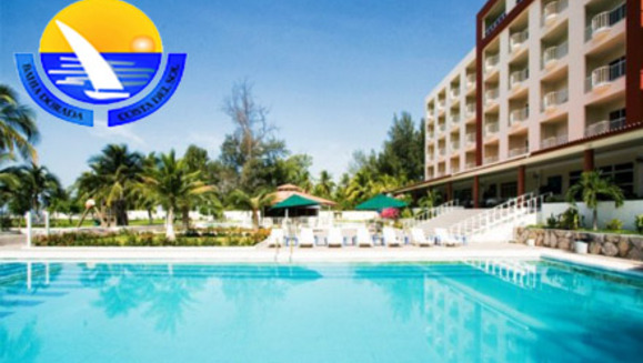 [Image: ¡Paga $45 en vez de $90 por estadía para 2 adultos y 2 niños en Hotel Bahía Dorada, Costa de Sol!m]