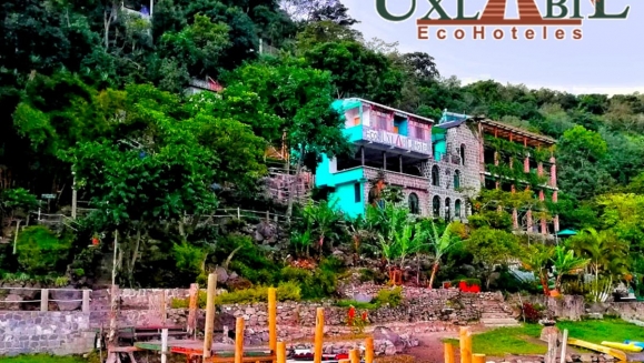 [Imagen:¡Paga Q499 en Lugar de Q878 por Estadía de 3 Días y 2 Noches para 2 Adultos en el Lago de Atitlán: Habitación Doble + 4 Desayunos + Uso Ilimitado de Kayaks + Impuestos Incluidos!]