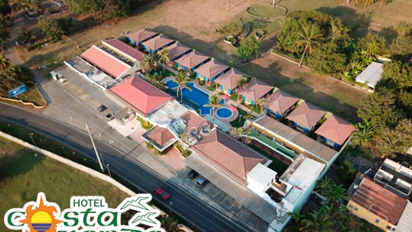 [Image: ¡Paga Q99 en Lugar de Q323 por Day Pass para 2 Personas + 1 Orden de Alitas para Compartir + 2 Gaseosas + Uso de Piscina!m]