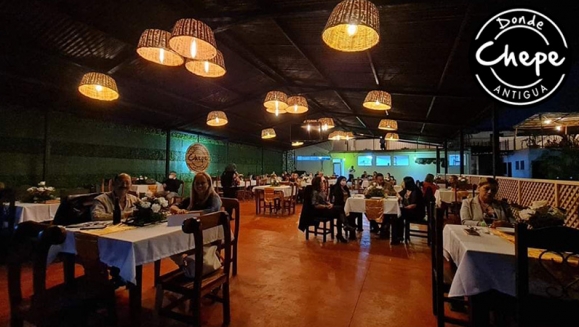 [Image: ¡Paga Q139 en Lugar de Q330 por Parrillada para 2 que Incluye: 2 Piezas de Puyazo + 2 Piezas de Pollo + 2 Chorizos + 1 Ensalada de La Casa + 2 Purés de Papas + 1 Pichel de Horchata o Jamaica!m]