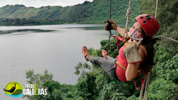[Image: CONVIVIO ¡Paga Q295 en vez de Q495 y Disfruta con tus Amigos y Familia de un Día de Aventura con: Canopy, Balsas con Remo, Kayac, Paddle Board, Columpio Gigante y Caminata en el Bosque + Restaurante Flotante + Sonido + Almuerzo y Más!m]