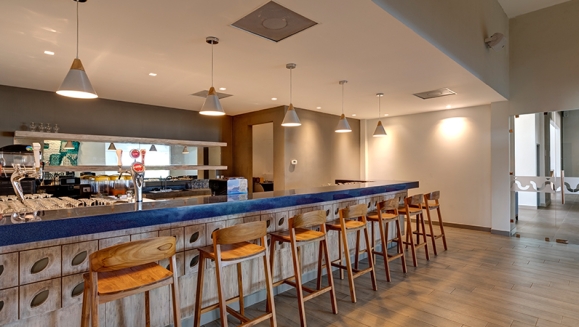 [Image: ¡Paga Q525 en Lugar de Q720 por DayPass en Oceana Resort que Incluye: Desayuno y Almuerzo Buffet + Snacks Mañana y Tarde + Bebidas Ilimitadas Alcohólicas y No Alcohólicas!m]