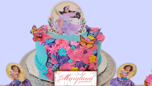 [Image: ¡Paga $30 en Lugar de $60 por Pastel Redondo de 20 Porciones con Relleno a Elección + Plaquita de Dulce + 10 Cupcakes con Pin Personalizado! ¡Solo 103 Cupones Disponibles!m]