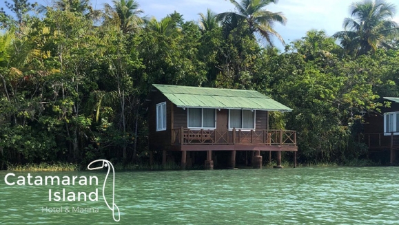 [Imagen:¡Una Noche en El Caribe Guatemalteco! ¡Paga Q629 en Lugar de Q1,047 por Estadía para 2 Personas en Bungalow Privado + Traslados en Lancha + Parqueo + Impuestos en Catamaran Island Hotel!]