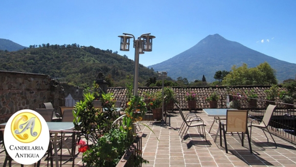 [Image: ¡Agosto en Antigua! ¡Paga $60 en Lugar de $125 por Estadía Romántica en Habitación con Cama Queen o King + 2 Desayunos Típicos o Americanos + 2 Copas de Vino + Bombones de Chocolate + Impuestos Incluidos!m]