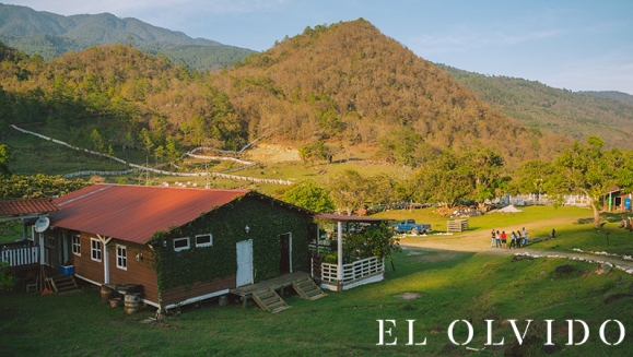 [Image: ¡Paga Q499 en Lugar de Q900 por Estadía de 1 Noche para 4 Personas en Cabaña Equipada con Cocina + Uso de Instalaciones y Actividades de Montaña: Tour a La Piedra del Jardín, Ordeño, Pesca de Tilapia, Piscina Natural y Más!m]