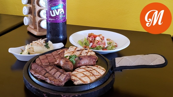 [Imagen:¡Paga Q179 en Lugar de Q345 por Exquisita Parrillada para 2 con: ½ Libra de Puyazo + ½ Libra de Pechuga de Pollo + ½ Libra de Chorizo Argentino + 2 Purés de Papas + 1 Ensalada de La Casa + Entrada + Bebidas!]