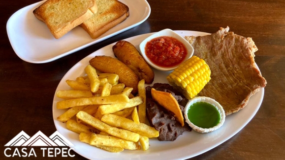 [Image: ¡Paga Q399 en lugar de Q850 por Estadía de 1 Noche para 2 Personas + 2 Desayunos Típicos + 2 Cenas o Almuerzos a Elección + 2 Bebidas!m]