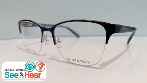[Image: ¡Paga $110 en Lugar de $290 por Aro Banana Republic o Liz Claiborne + Lentes Blauk de Akkurat (Filtro para Luz Azul-Violeta de Dispositivos Electrónicos) + Examen Visual + Paño de Limpieza y Estuche + Examen de Audiometría!m]