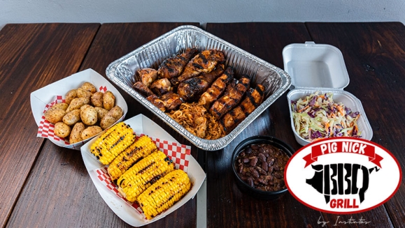 [Imagen:¡Paga Q225 en Lugar de Q330 por Combo Mundialista para 4 que Incluye: Costillas + Costillitas + Piernas de Pollo + Pulled Pork + 4 Guarniciones de Elote a la Parrilla + Coleslaw + Papas Bravas + Frijoles Charros + 4 Bebidas Naturales!]