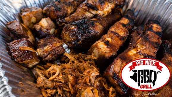 [Imagen:¡Paga Q225 en Lugar de Q330 por Combo Mundialista para 4 que Incluye: Costillas + Costillitas + Piernas de Pollo + Pulled Pork + 4 Guarniciones de Elote a la Parrilla + Coleslaw + Papas Bravas + Frijoles Charros + 4 Bebidas Naturales!]