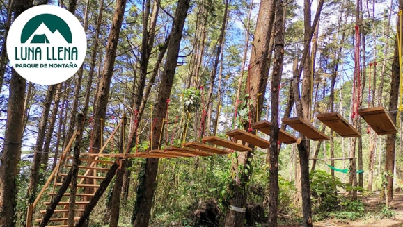 [Image: ¡Paga Q789 en Vez de Q1,575 por Glamping para hasta 4 con Snacks de Bienvenida + Daypass de Aventura: Senderos Ecológicos, Mirador, Rio, Puente Colgante, Fogata y Canchas + Actividad a Elección entre Cuatrimoto, Bicicletas, Picnic o Churrasquera!m]