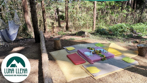 [Imagen:¡Paga Q279 en Lugar de Q565 por Day Pass con Picnic para 2 que incluye: Ingreso a Senderos Ecológicos, Mirador, Rio, Puente Colgante, Canchas + Uso de Bicicletas + Montaje de Picnic + Canasta con Snacks + Fogata!]