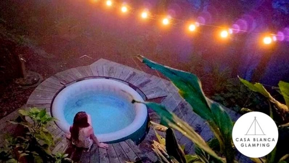 [Image: ¡Paga Q699 en Lugar de Q1,028 por Estadía para 2 Personas en Carpa de Lujo Equipada con: Deck Privado + Camas + Baño + Churrasquera + Utensilios de Cocina + Filtro de Agua + Fogata + Uso de Jacuzzi y Más!m]