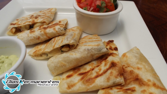 [Image: ¡Paga $6.99 en Lugar de $13.98 por 2 Almuerzos Ejecutivos a Elección entre: Quesoburguesa, Phillychicken, Quesadilla Saqueada, Deli Veggie, Pizza de Jamón o Filete de Pollo Cantabria + Entrada + Bebida!m]