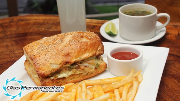 [Image: ¡Paga $6.99 en Lugar de $13.98 por 2 Almuerzos Ejecutivos a Elección entre: Quesoburguesa, Phillychicken, Quesadilla Saqueada, Deli Veggie, Pizza de Jamón o Filete de Pollo Cantabria + Entrada + Bebida!m]