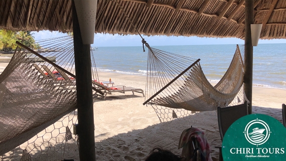 [Image: ¡Paga Q599 en Vez de Q1,300 por Estadía para 2 Adultos y 2 Niños en el Mar Caribe con: 1 Noche en Habitación Doble con A/C, WIFI, TV + 2 Desayunos Chapines + Aventuras Acuáticas (Paseo en Lancha a Punta de Palma, Waverunner, Snorkling) + Discoteca!m]
