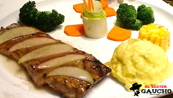 [Image: ¡Paga $15 en Lugar de $30.08 por Menú para 2: 1 Plato de Lomo de Cerdo a La Manzana con Arroz y Vegetales al Vapor + 1 Plato de Puyazo Importado a La Parrilla con Vegetales y Puré de Papas + 2 Sodas!m]