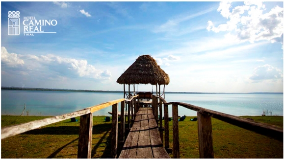 [Image: ¡Paga Q750 en lugar de Q1,249 por Estadía para 2 Adultos y 2 Niños + Paseo en Barco en el Lago Petén Itzá + Caminata Guiada al Biotopo de Cerro Cahí + Baño Sauna Maya Temascal + Uso de Kayaks + Juegos de Mesa y de Playa y Más!m]