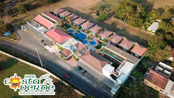[Image: ¡Paga Q125 en Lugar de Q323 por Day Pass con Piscina para 2 Personas + 1 Orden de Nachos con Pico de Gallo para Compartir + 2 Gaseosas + Uso de Piscina!m]