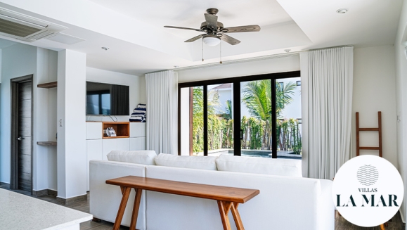 [Image: ¡Paga Q1,899 en Lugar de Q2,800 por Estadía en Monterrico Para 4 Personas en Villa de Lujo Equipada Con: 2 Habitaciones con Aire Acondicionado, Playa y Piscina Privada, Baños, Sala, Comedor, y Cocina Completa!m]